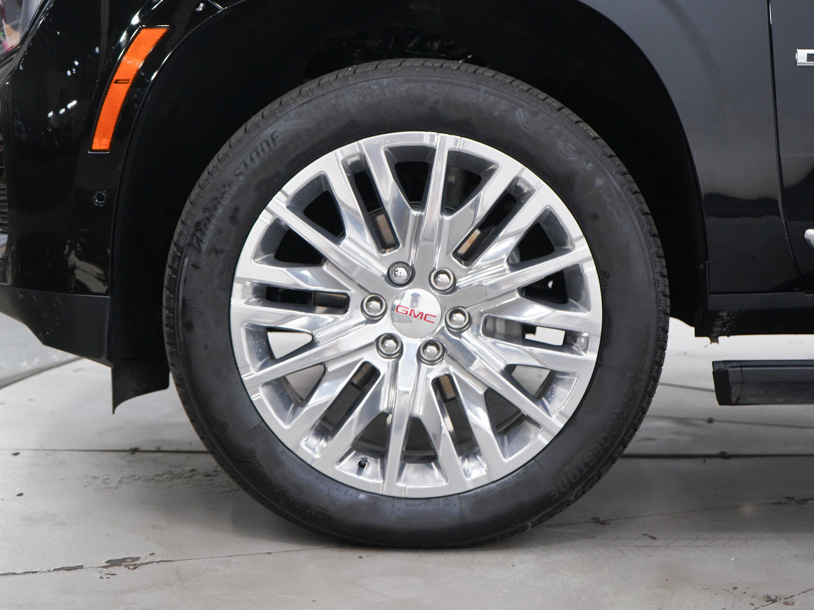 Used 2026 GMC Yukon Denali w/ Sun & Power Step Package AWD/4WD image 31