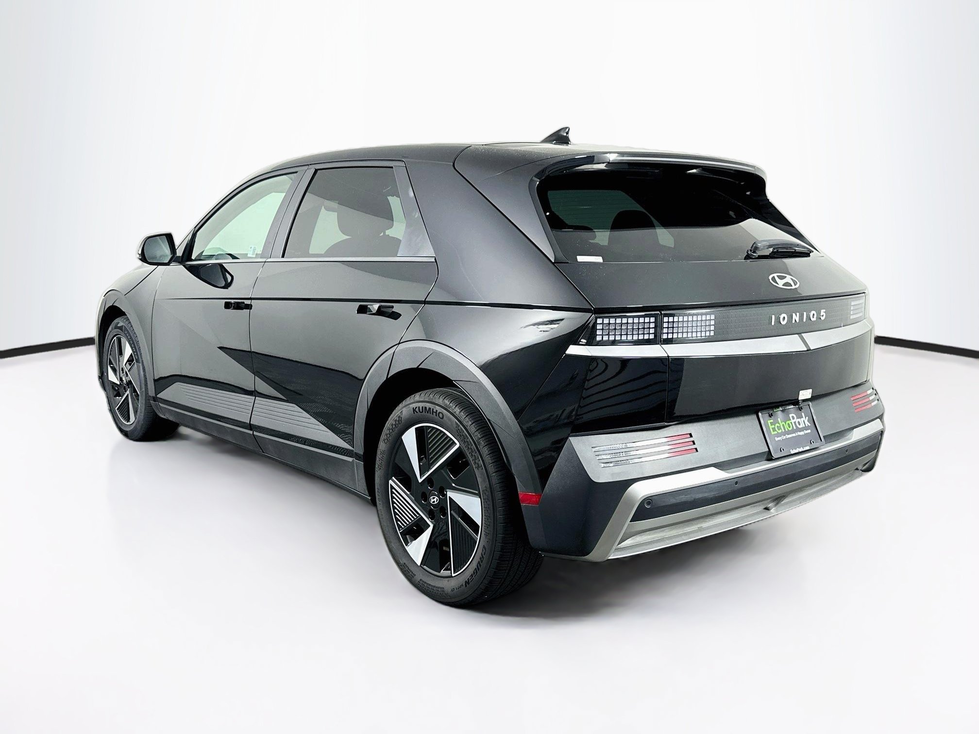 Used 2025 Hyundai Ioniq 5 SE RWD image 5