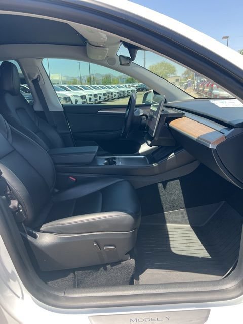 Used 2023 Tesla Model Y Long Range AWD/4WD image 27