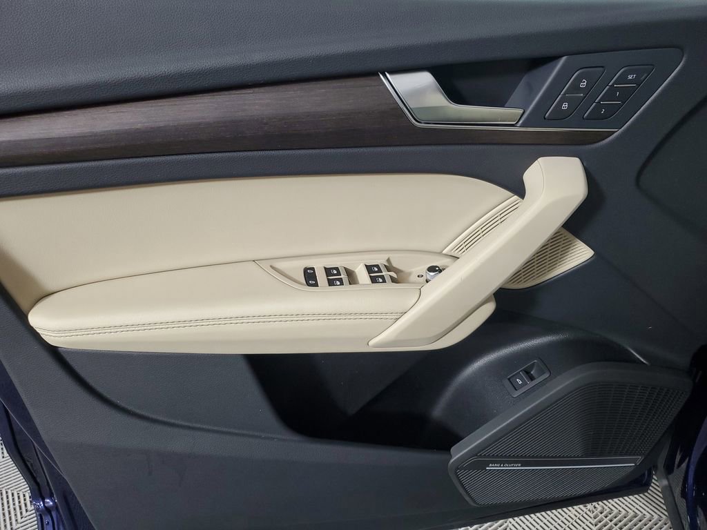 Used 2025 Audi Q5 2.0T Premium Plus w/ Premium Plus Package image 19
