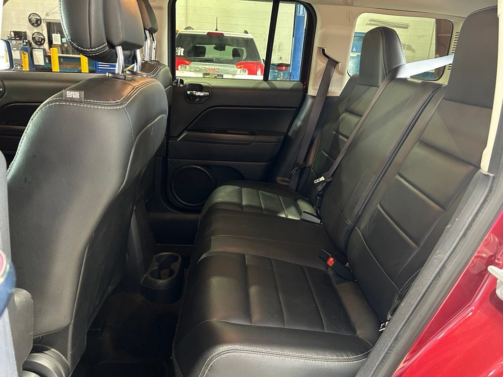 Used 2016 Jeep Patriot High Altitude AWD/4WD image 32