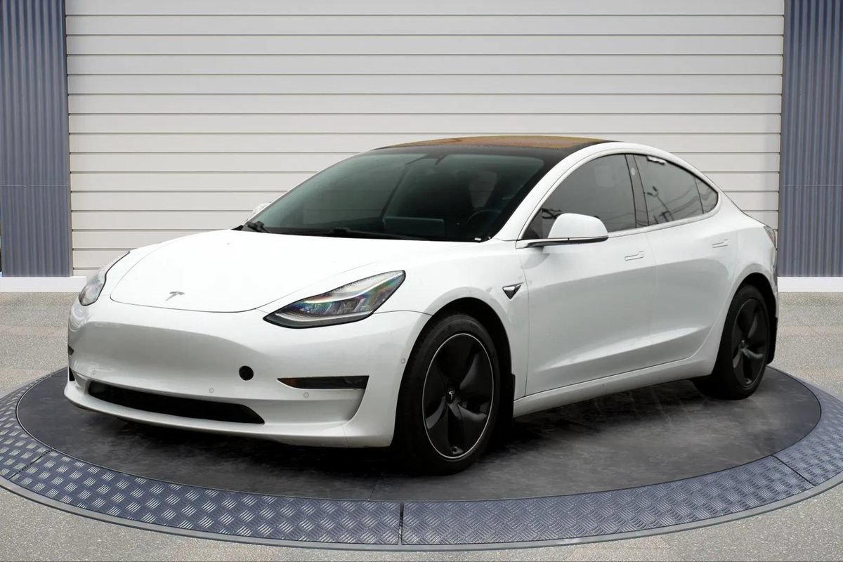 Used 2018 Tesla Model 3 Long Range AWD/4WD image 3