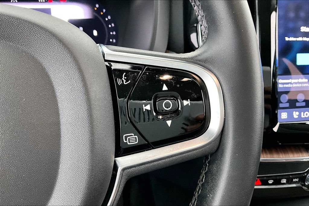 Certified 2024 Volvo XC60 B5 Plus w/ Protection Package Premier AWD/4WD image 27