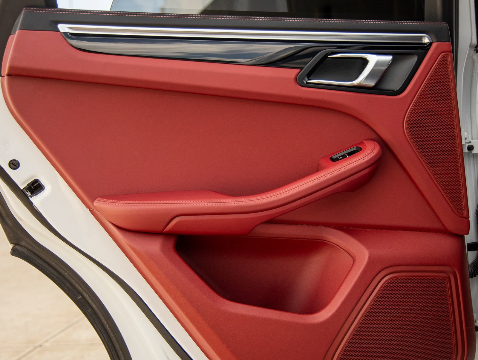 Certified 2023 Porsche Macan image 35