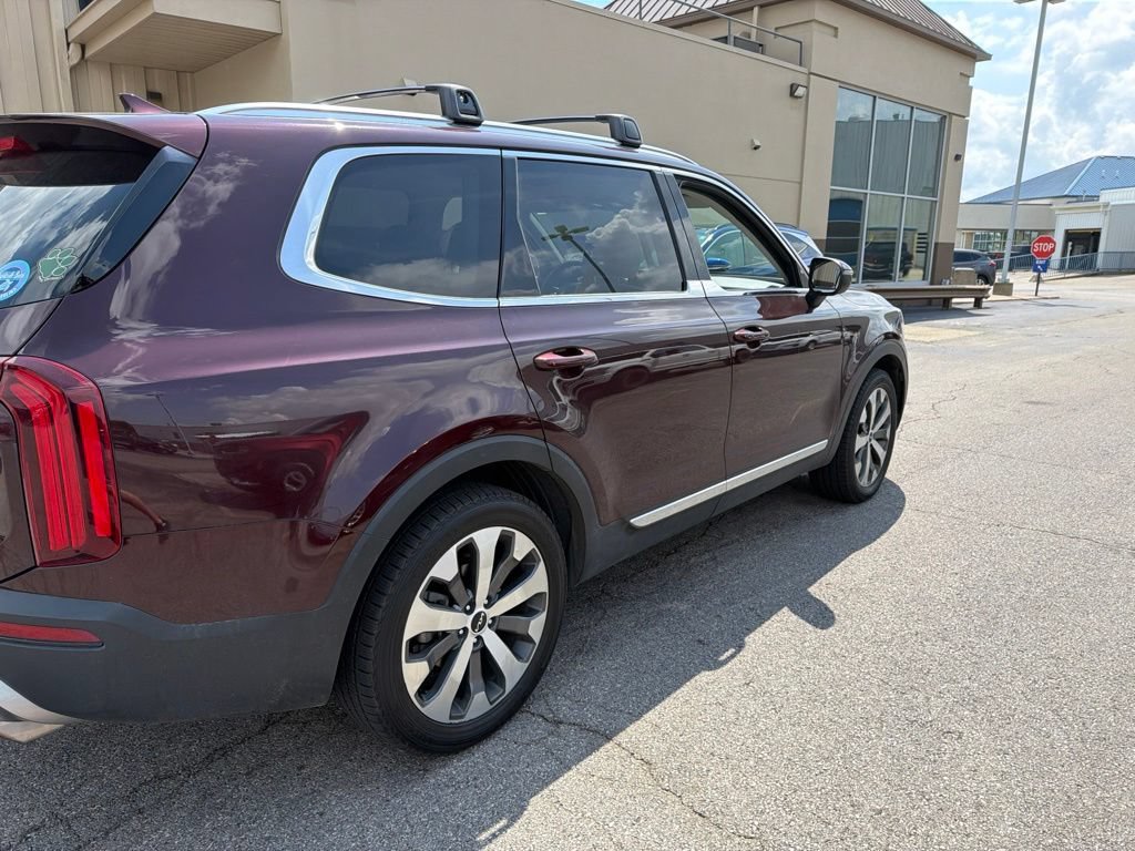 Used 2022 Kia Telluride EX w/ EX Premium Package FWD image 6