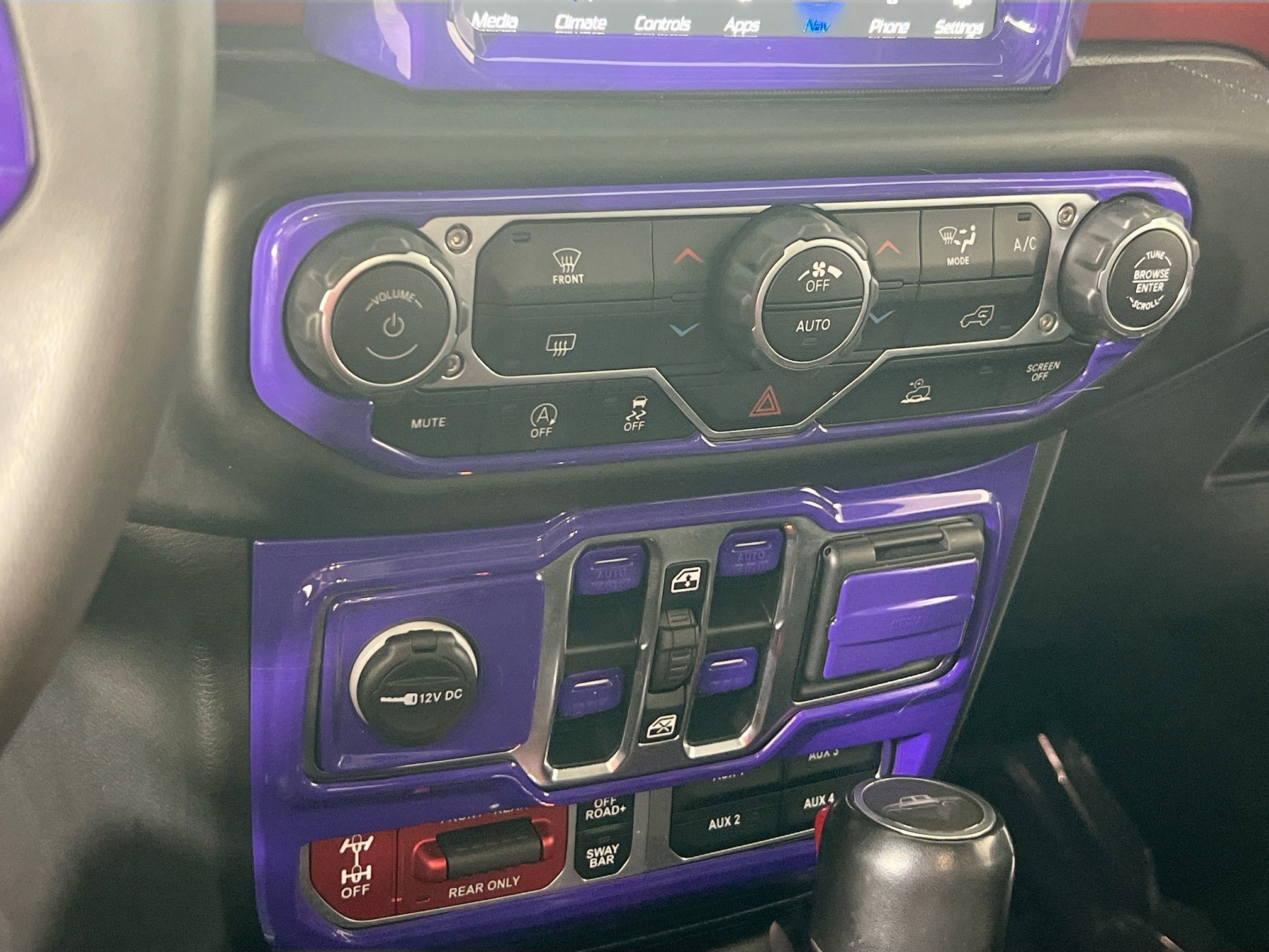 Used 2023 Jeep Gladiator Rubicon w/ LED Lighting Group AWD/4WD image 16