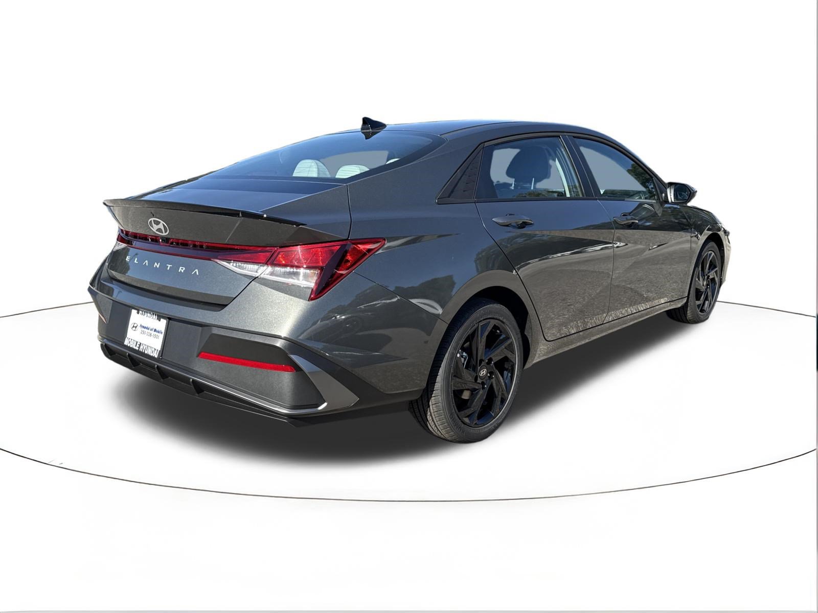 New 2026 Hyundai Elantra SEL Sport FWD image 3