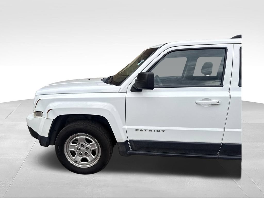 Used 2015 Jeep Patriot Sport w/ Power Value Group FWD image 33