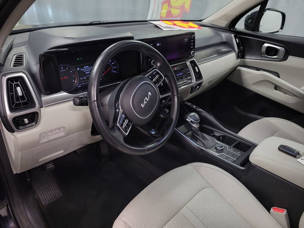 Used 2022 Kia Sorento S w/ Panoramic Sunroof Package FWD image 17