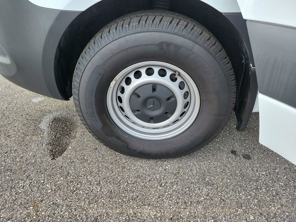 Used 2025 Mercedes-Benz Sprinter 2500 image 30