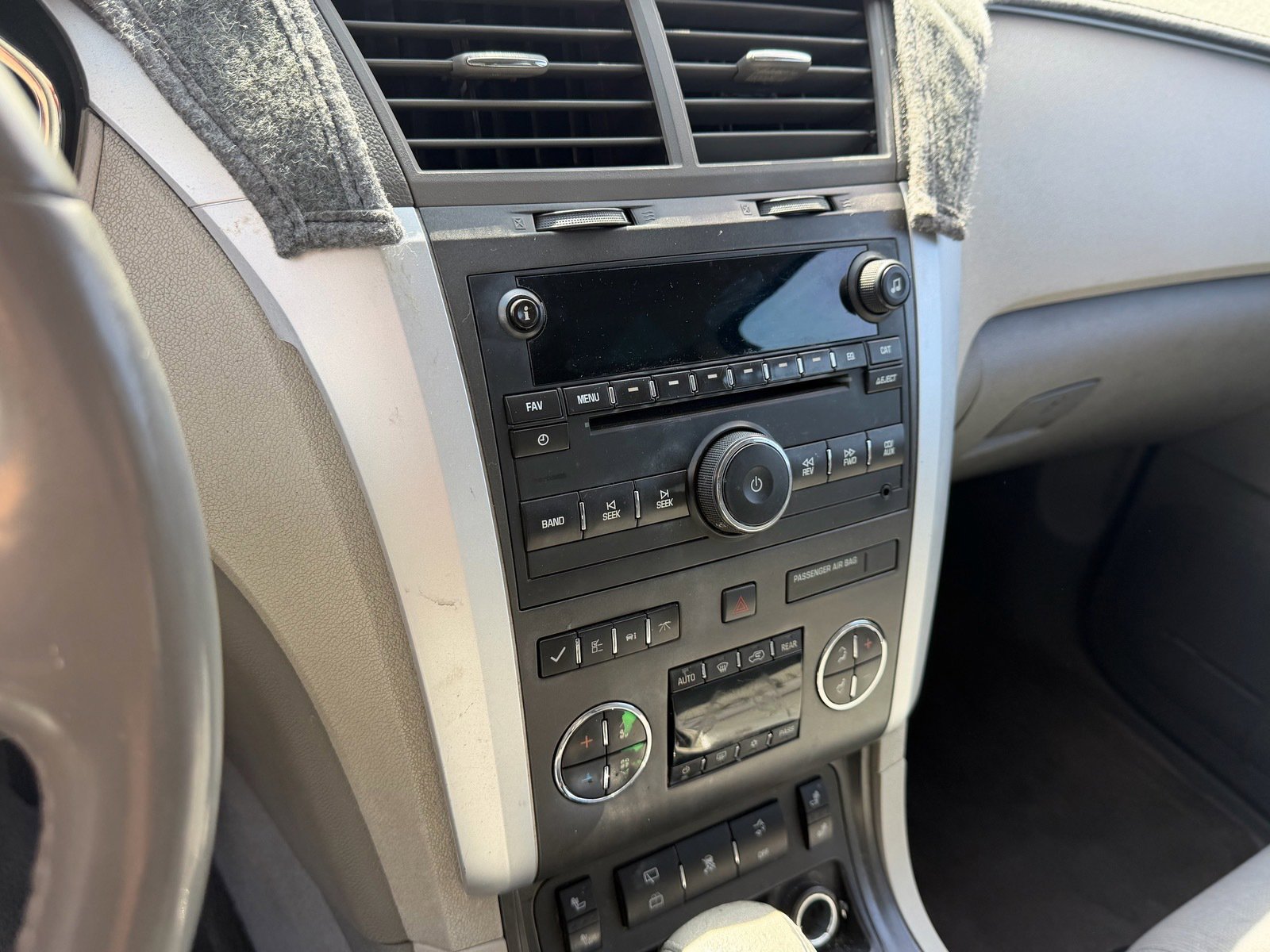 Used 2012 Chevrolet Traverse LT image 7