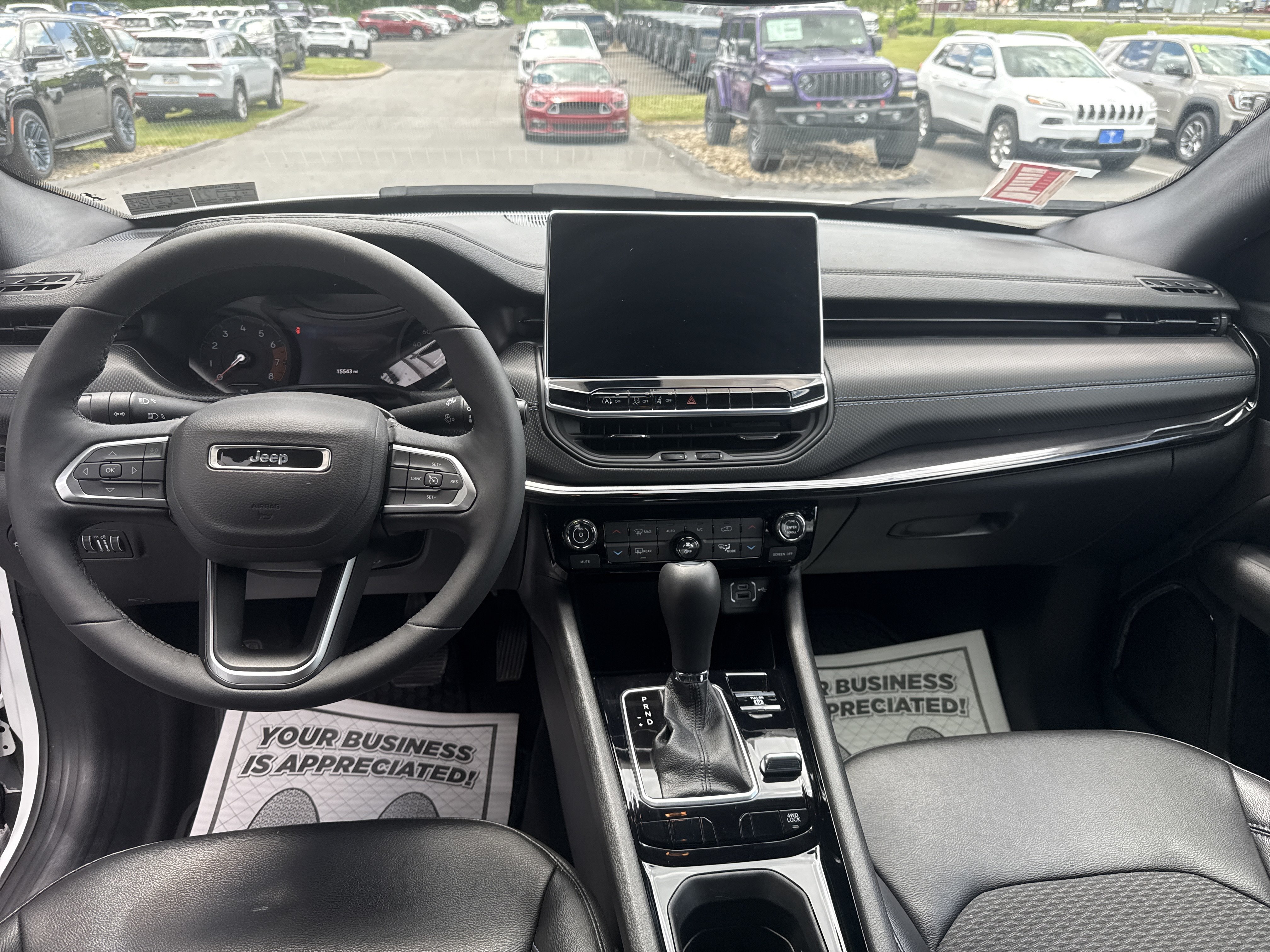 Used 2025 Jeep Compass Latitude w/ Convenience Group AWD/4WD image 14