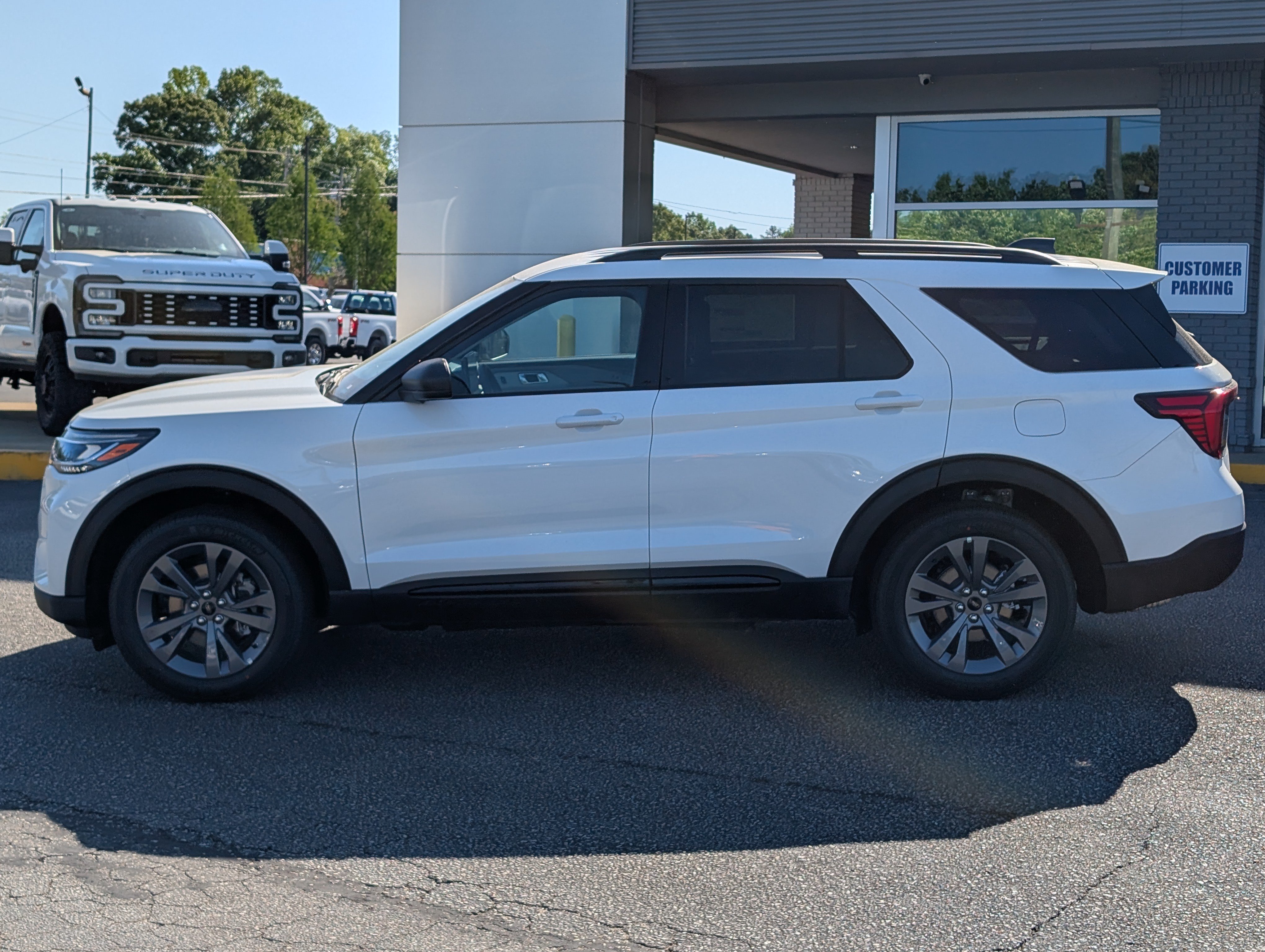 New 2026 Ford Explorer Active w/ Active Comfort Package AWD/4WD image 14