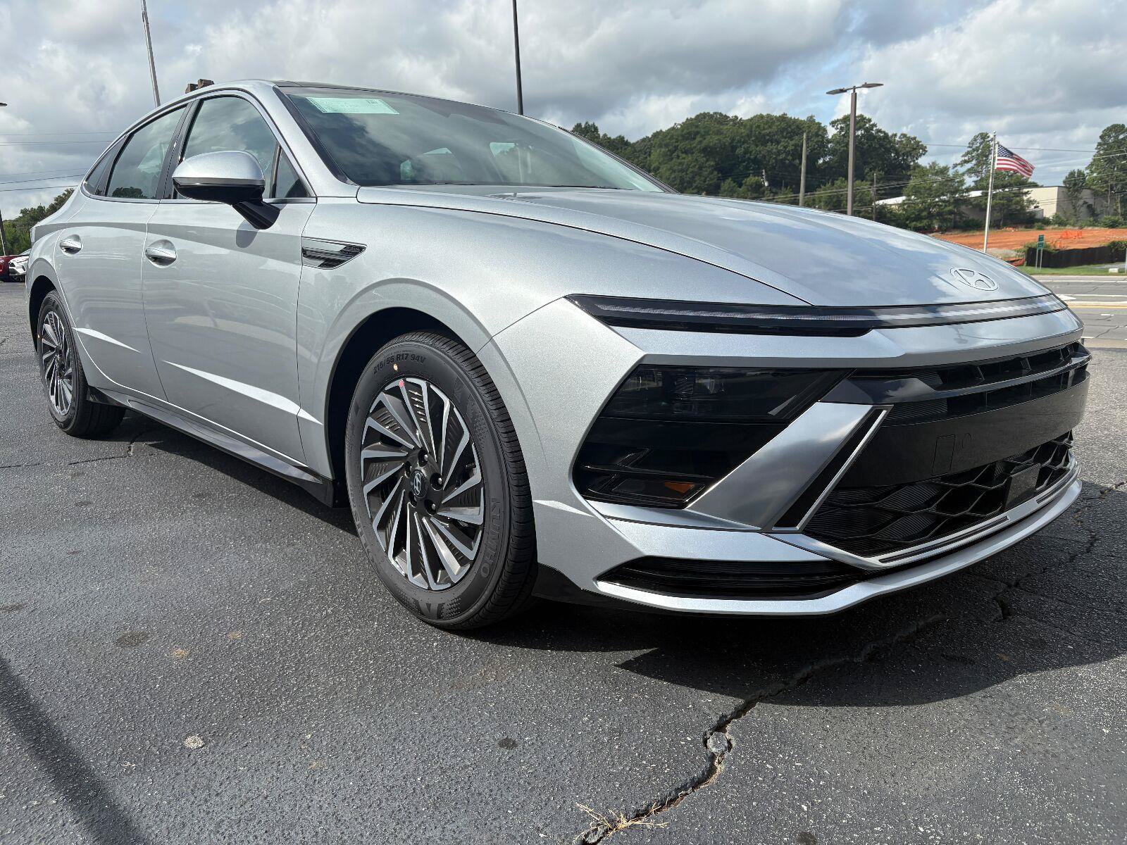 New 2026 Hyundai Sonata SEL FWD image 3