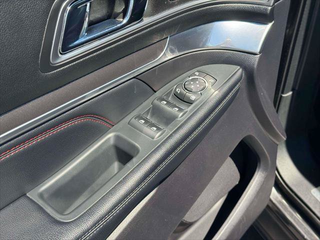 Used 2019 Ford Explorer Sport w/ Equipment Group 401A AWD/4WD image 19