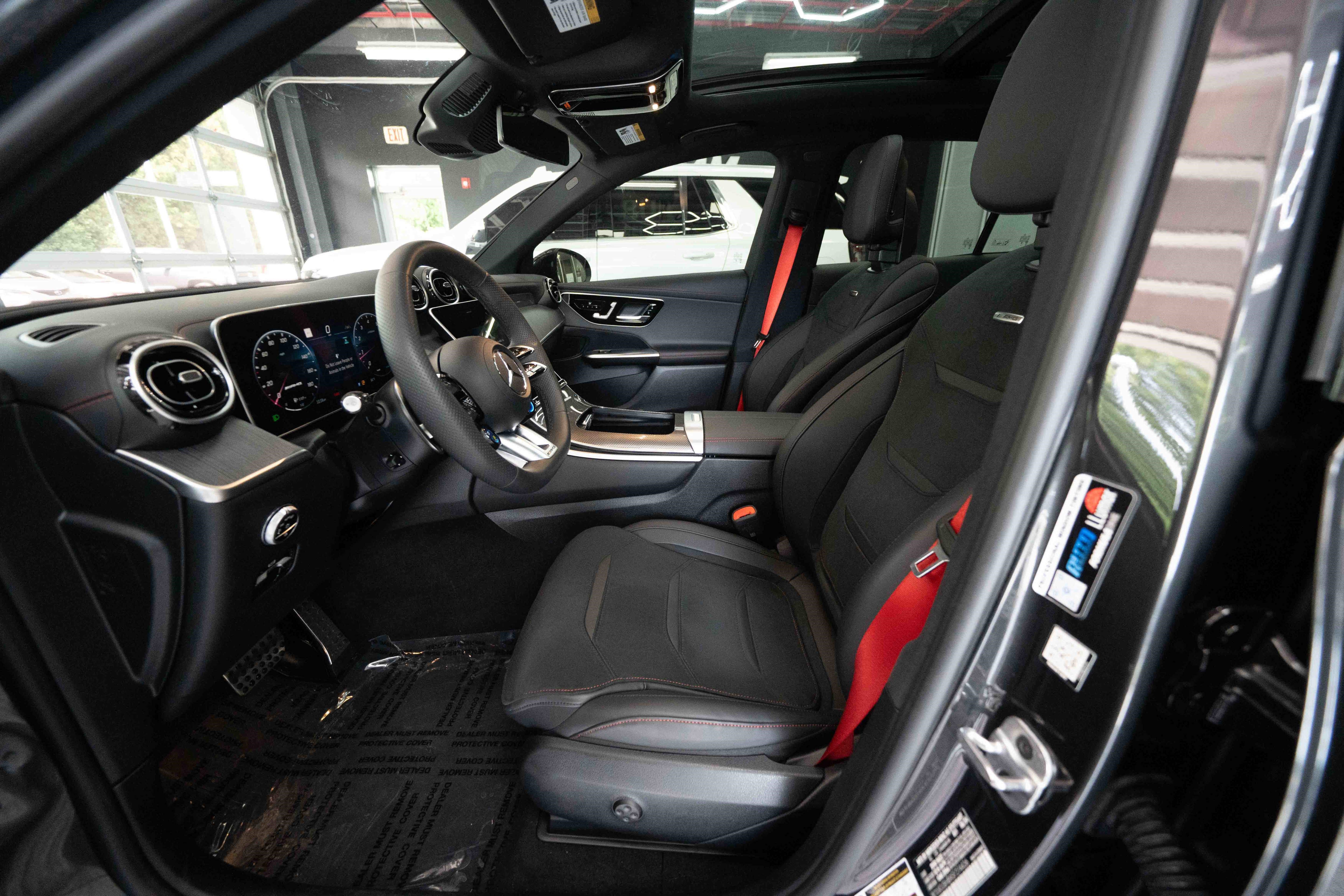 Used 2025 Mercedes-Benz GLC 43 AMG 4MATIC image 9