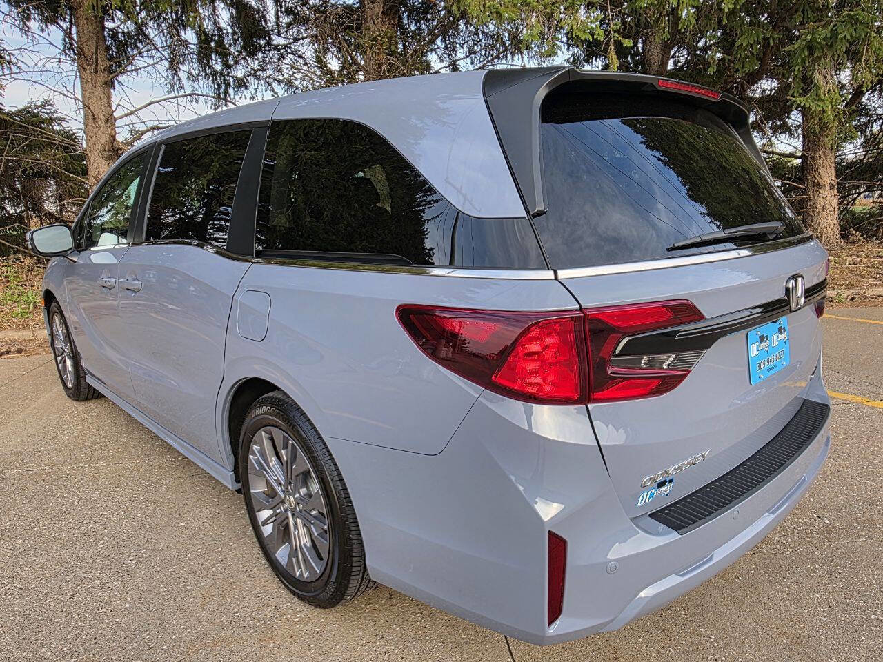 Used 2025 Honda Odyssey Touring image 5