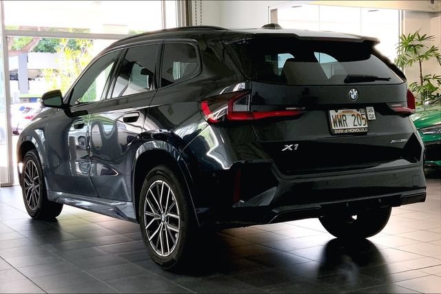 Used 2023 BMW X1 xDrive28i w/ M Sport Package AWD/4WD image 5