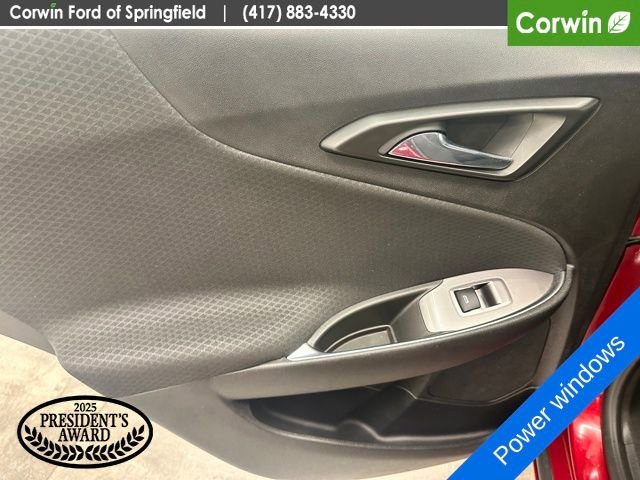 Used 2018 Chevrolet Malibu LT image 17