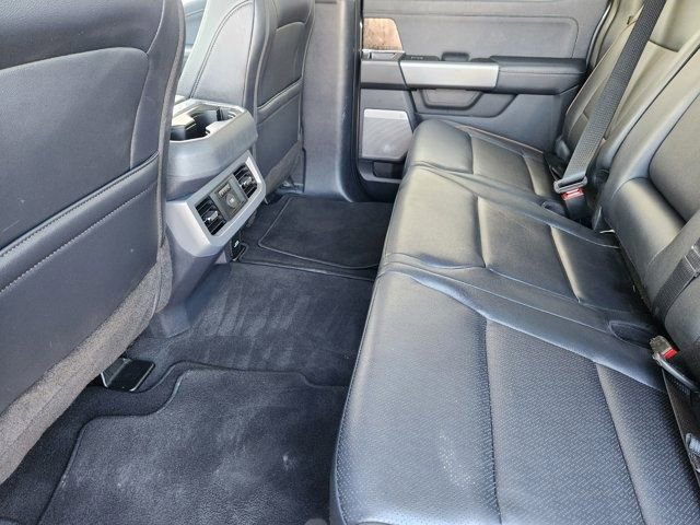 Used 2025 Ford F250 Lariat w/ FX4 Off-Road Package image 31