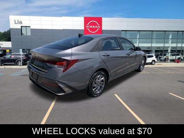 Used 2024 Hyundai Elantra SEL FWD image 6
