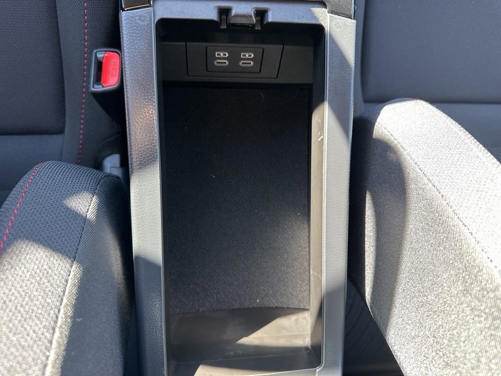 Used 2025 Toyota Prius Plug-In Hybrid image 7