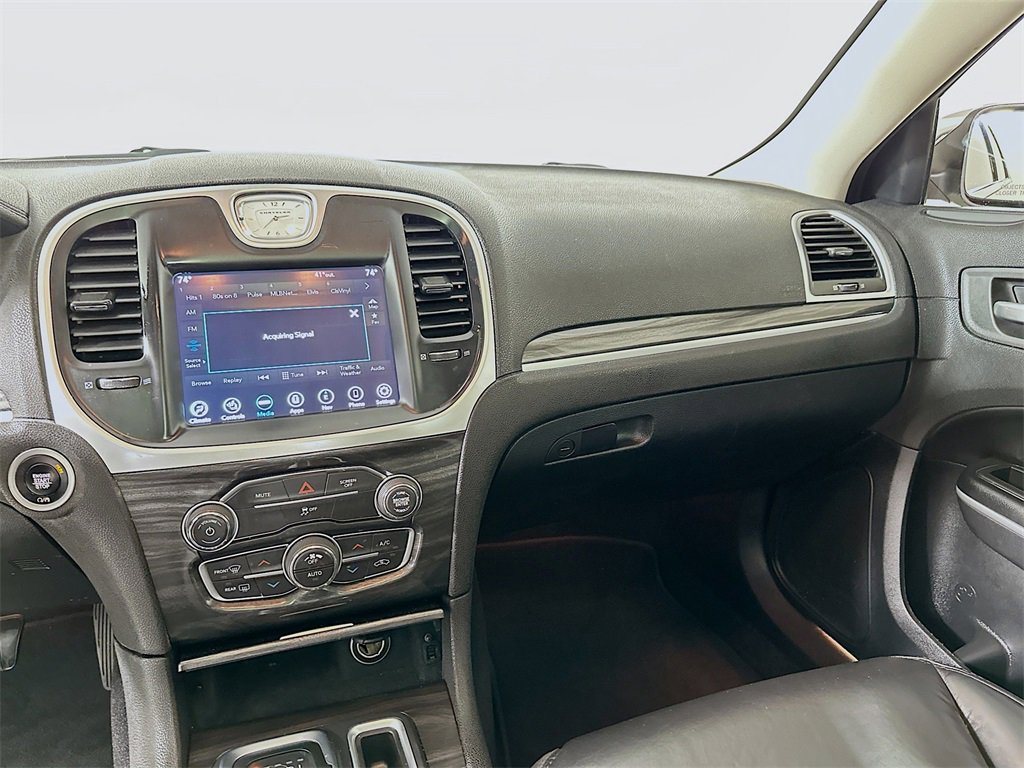 Used 2020 Chrysler 300 Touring L w/ Value Package image 20