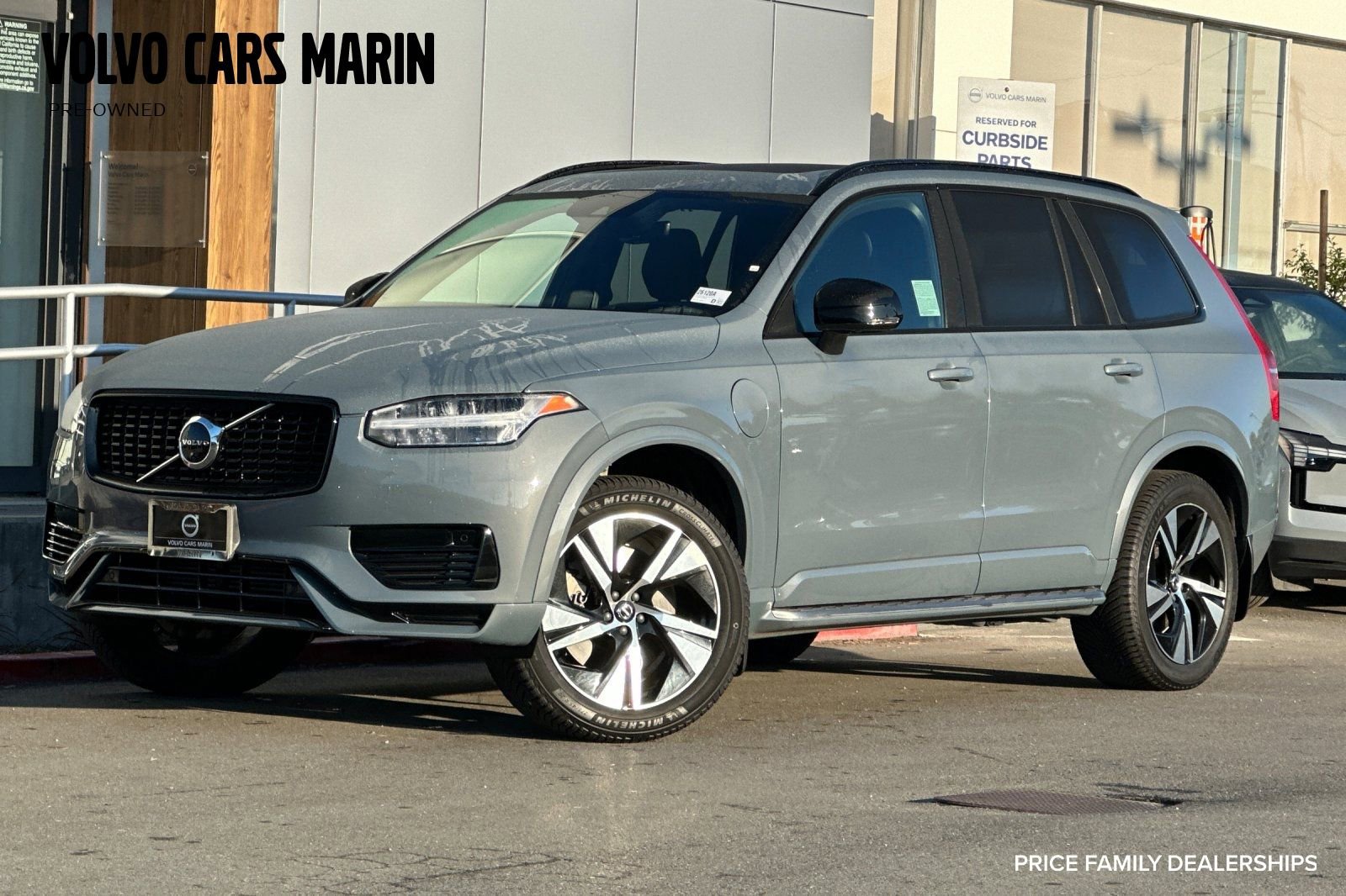 Used 2022 Volvo XC90 T8 R-Design image 1
