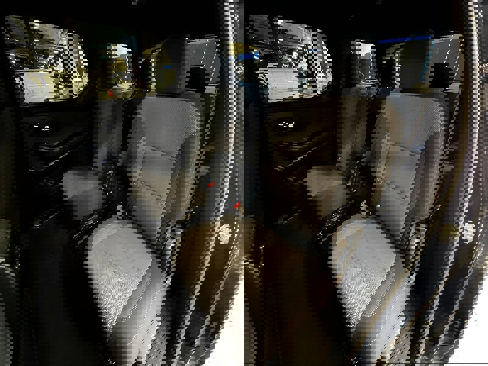 Used 2022 Chevrolet Traverse LT image 15