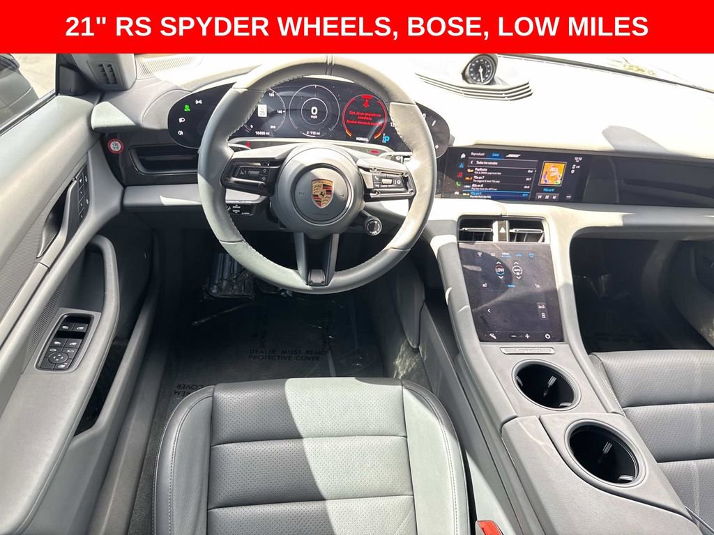 Used 2023 Porsche Taycan image 9