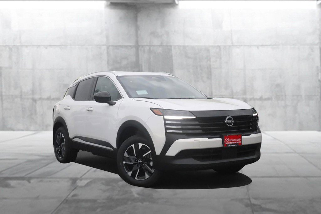 New 2026 Nissan Kicks SV AWD/4WD image 2