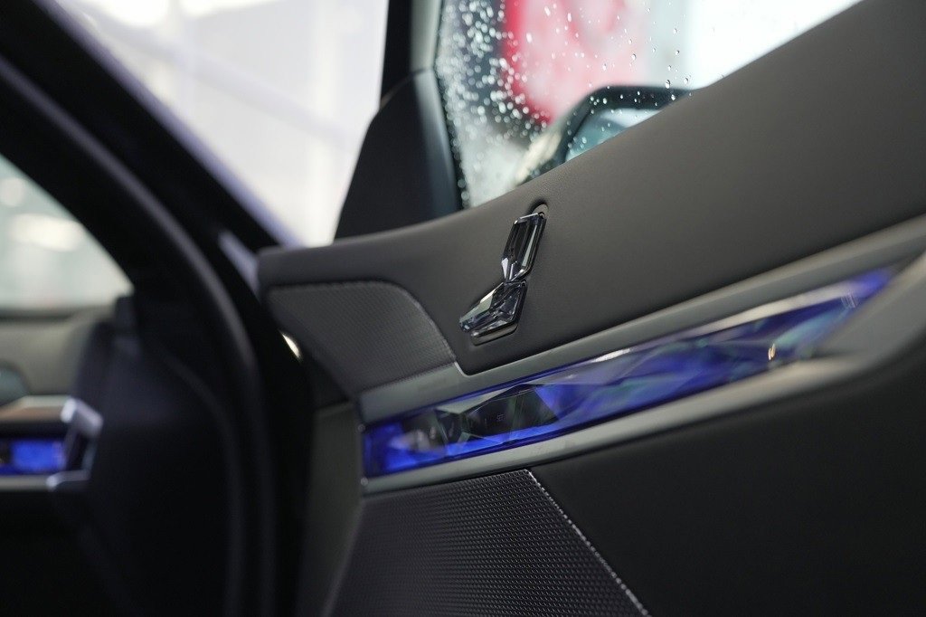 Used 2024 BMW 740i image 21