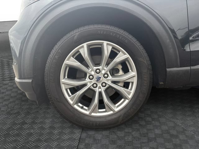 Used 2020 Ford Explorer XLT w/ Equipment Group 202A AWD/4WD image 13