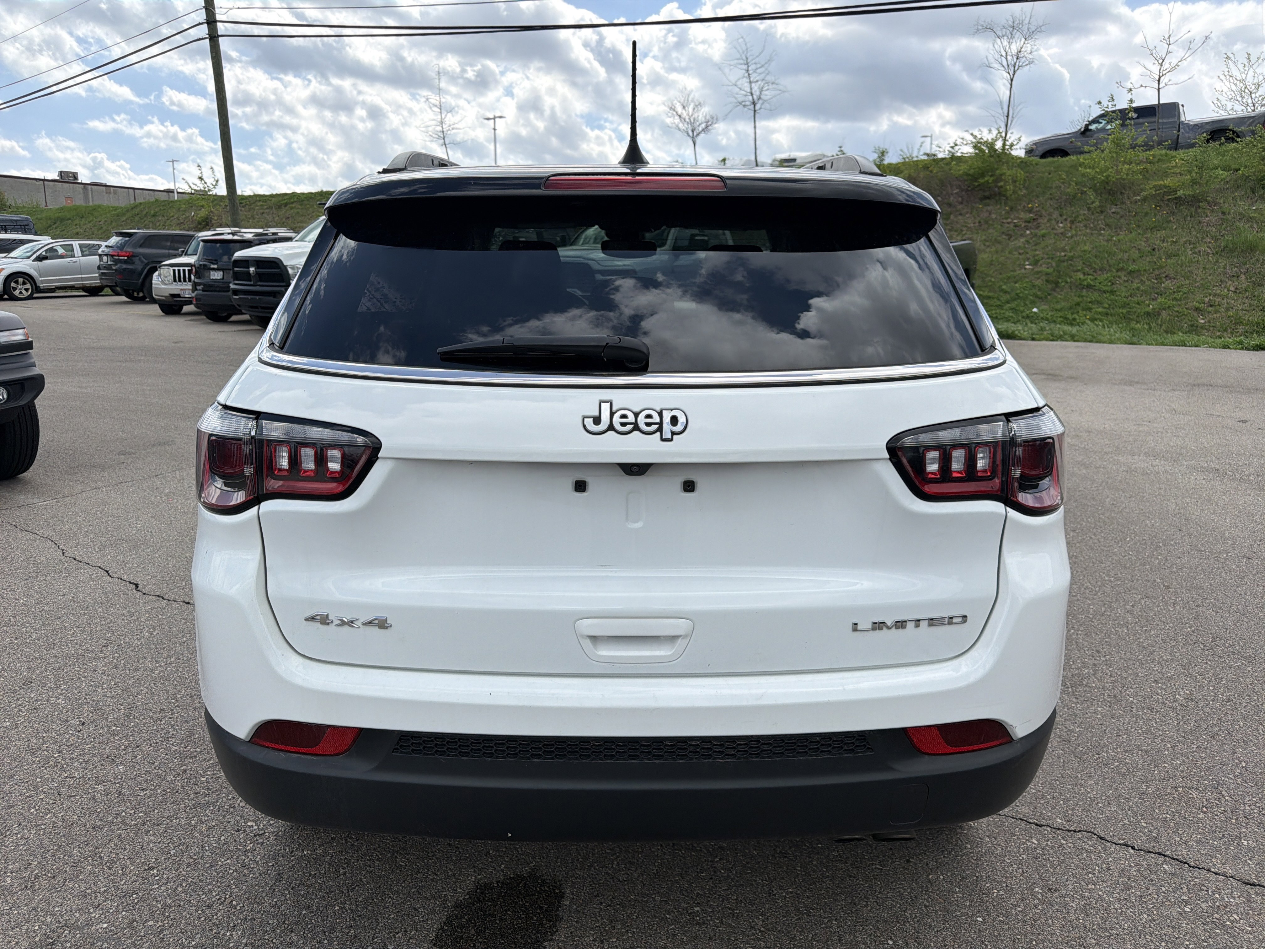 Used 2022 Jeep Compass Limited image 10