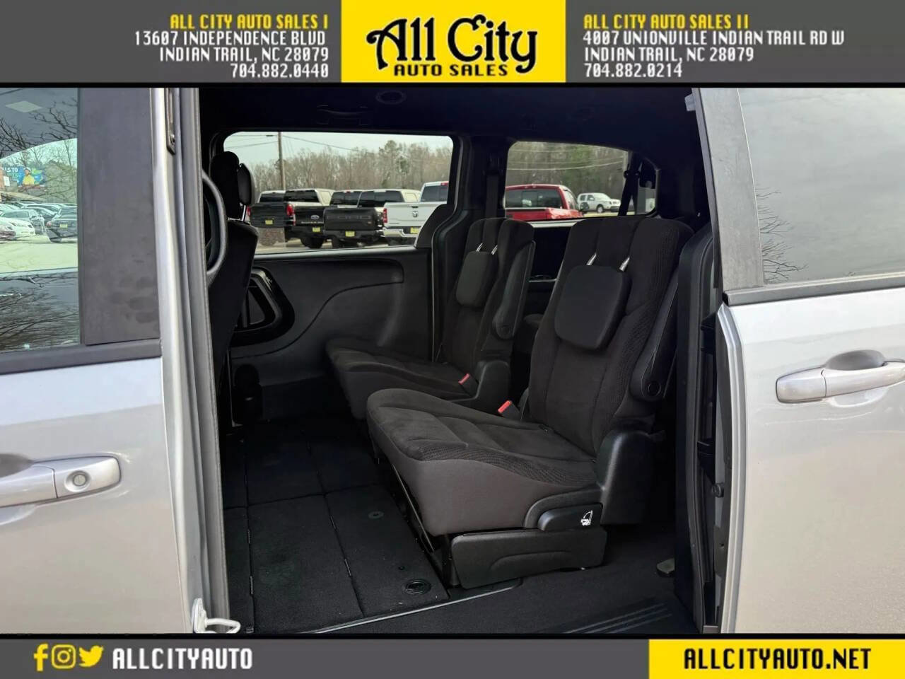 Used 2018 Dodge Grand Caravan SE FWD image 11