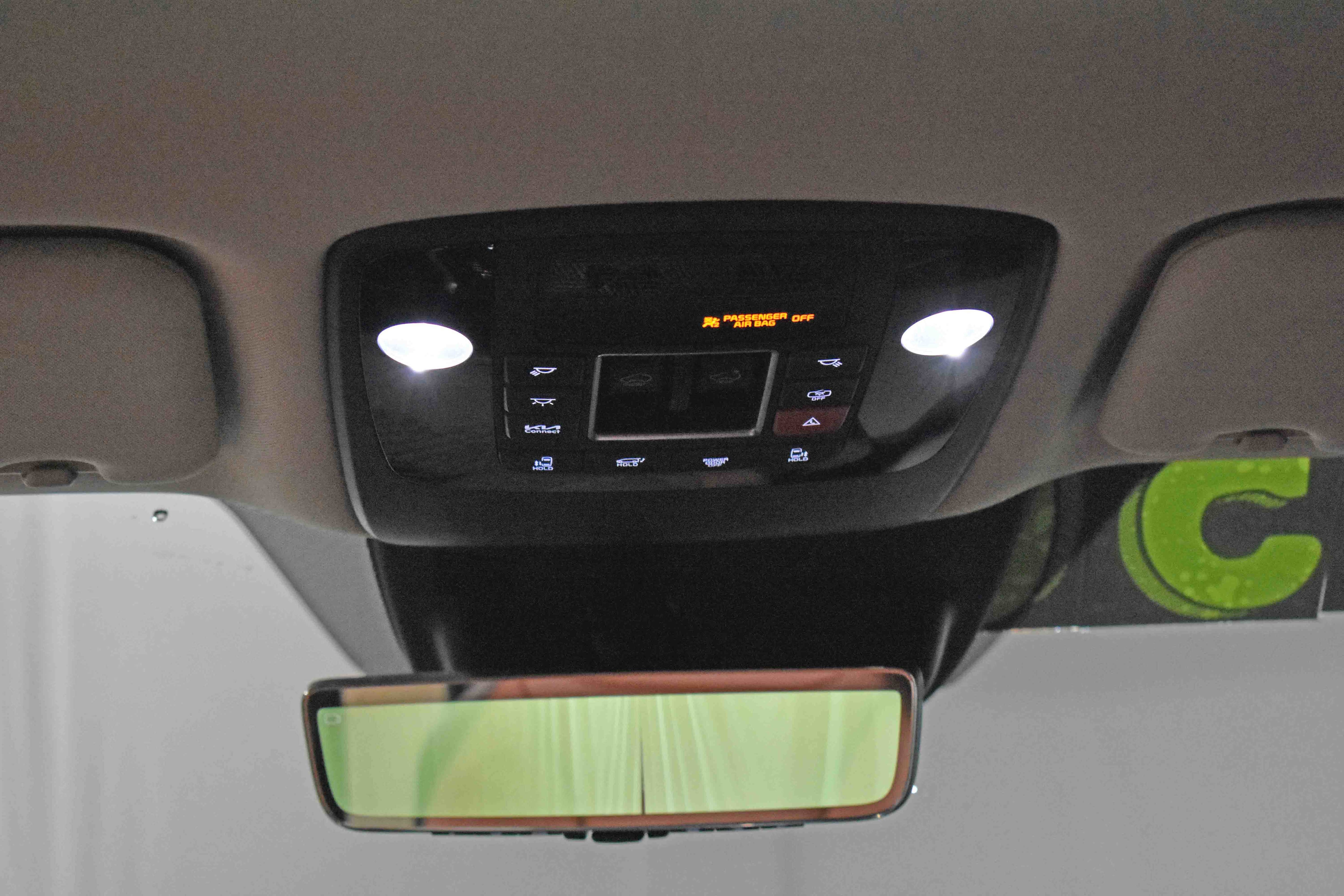 Used 2025 Kia Carnival SX Prestige image 33