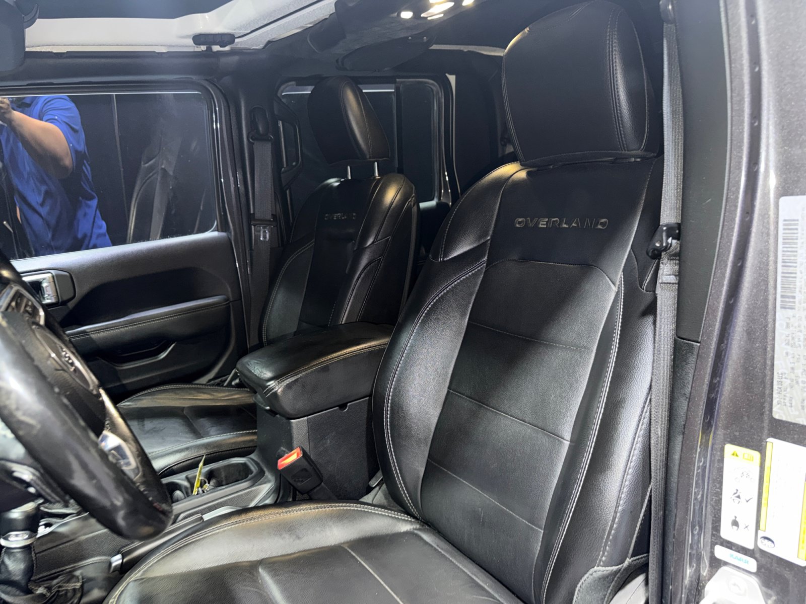 Used 2020 Jeep Gladiator Overland AWD/4WD image 14