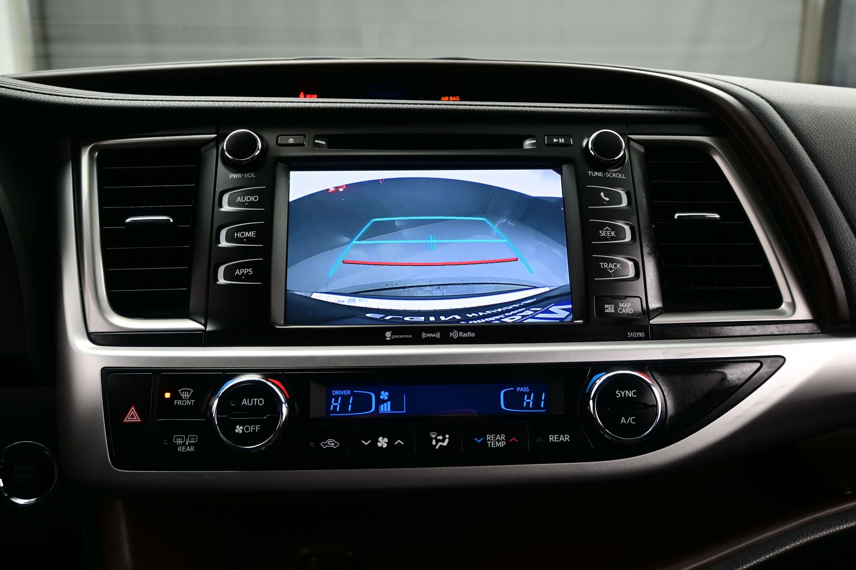 Used 2019 Toyota Highlander XLE AWD/4WD image 20