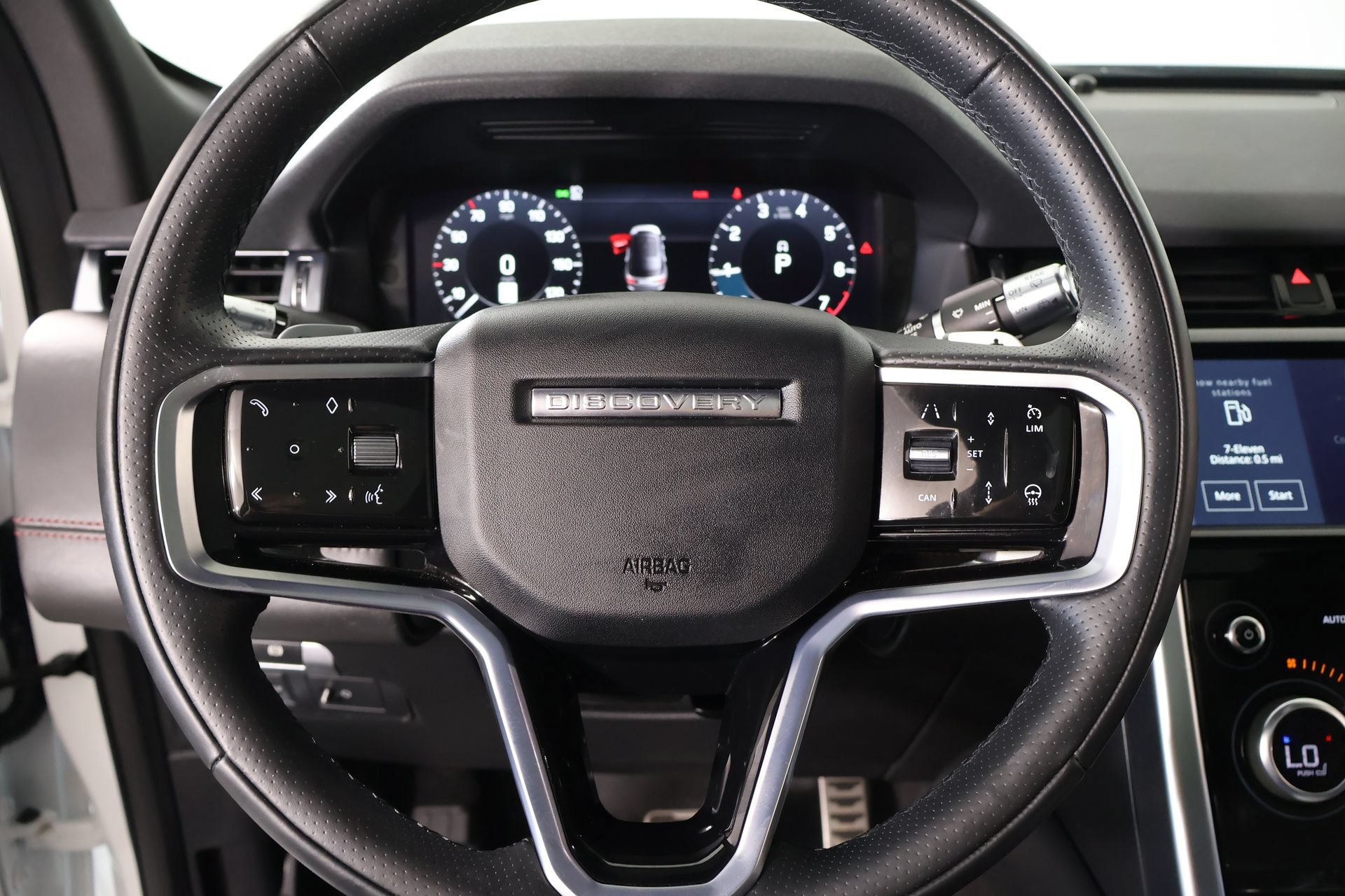 Used 2021 Land Rover Discovery Sport SE R-Dynamic AWD/4WD image 3