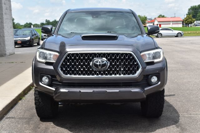 Used 2018 Toyota Tacoma SR5 AWD/4WD image 14