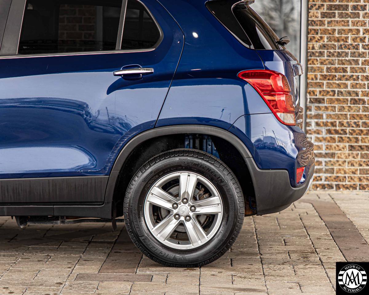 Used 2017 Chevrolet Trax LT w/ Sun & Sound Package image 25