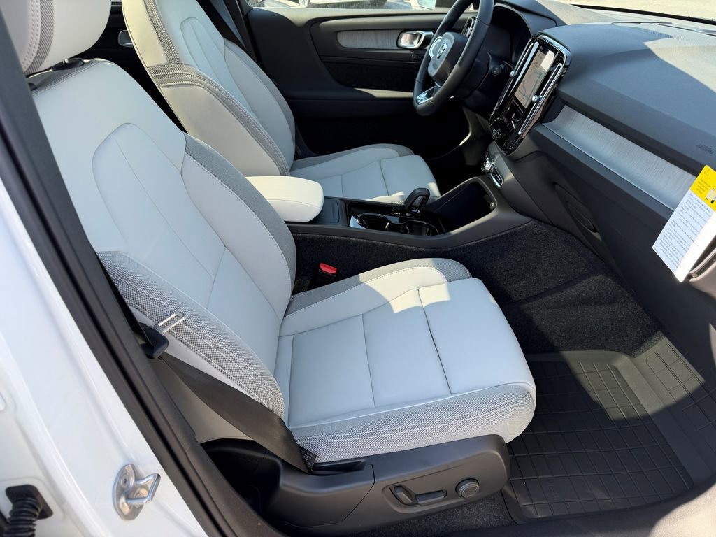 New 2026 Volvo EX40 Plus w/ Climate Package AWD/4WD image 11
