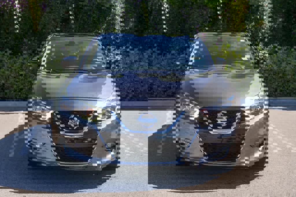 Used 2018 Nissan Maxima Platinum image 2