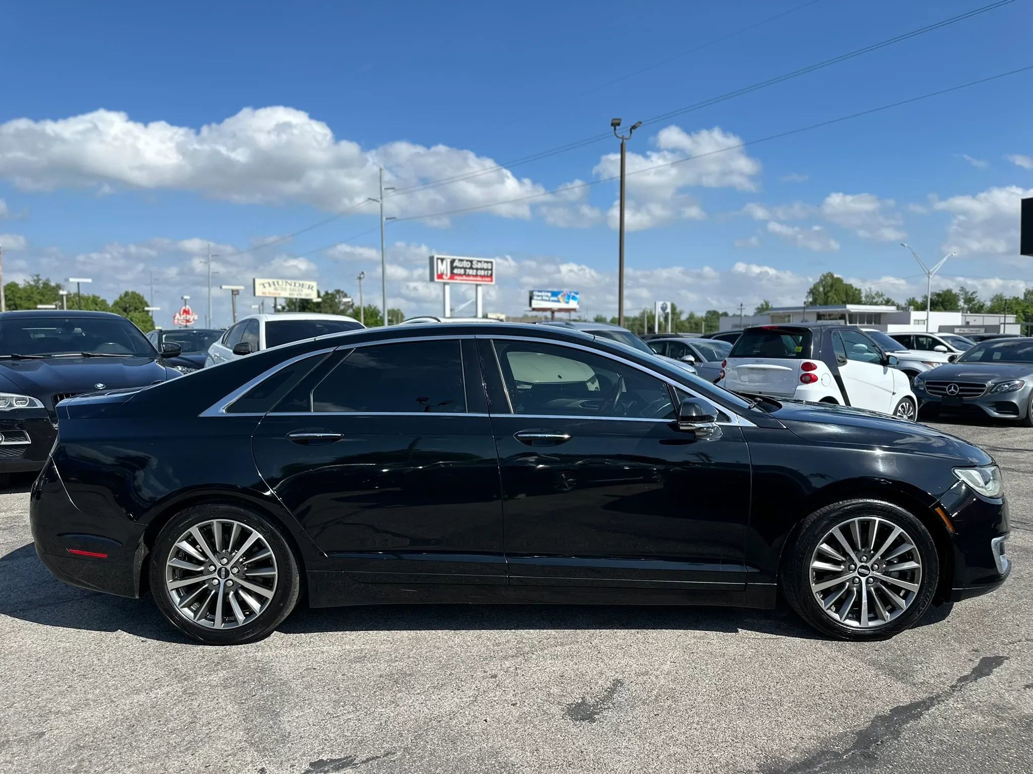 Used 2017 Lincoln MKZ Premiere FWD image 5