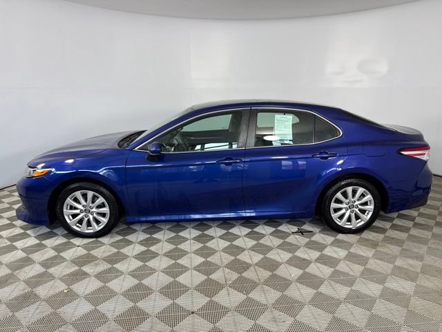 Used 2018 Toyota Camry LE FWD image 6