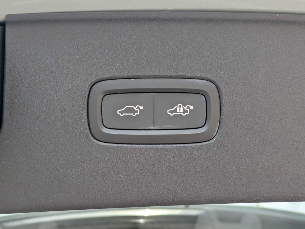 Certified 2025 Volvo EX90 Ultra AWD/4WD image 16