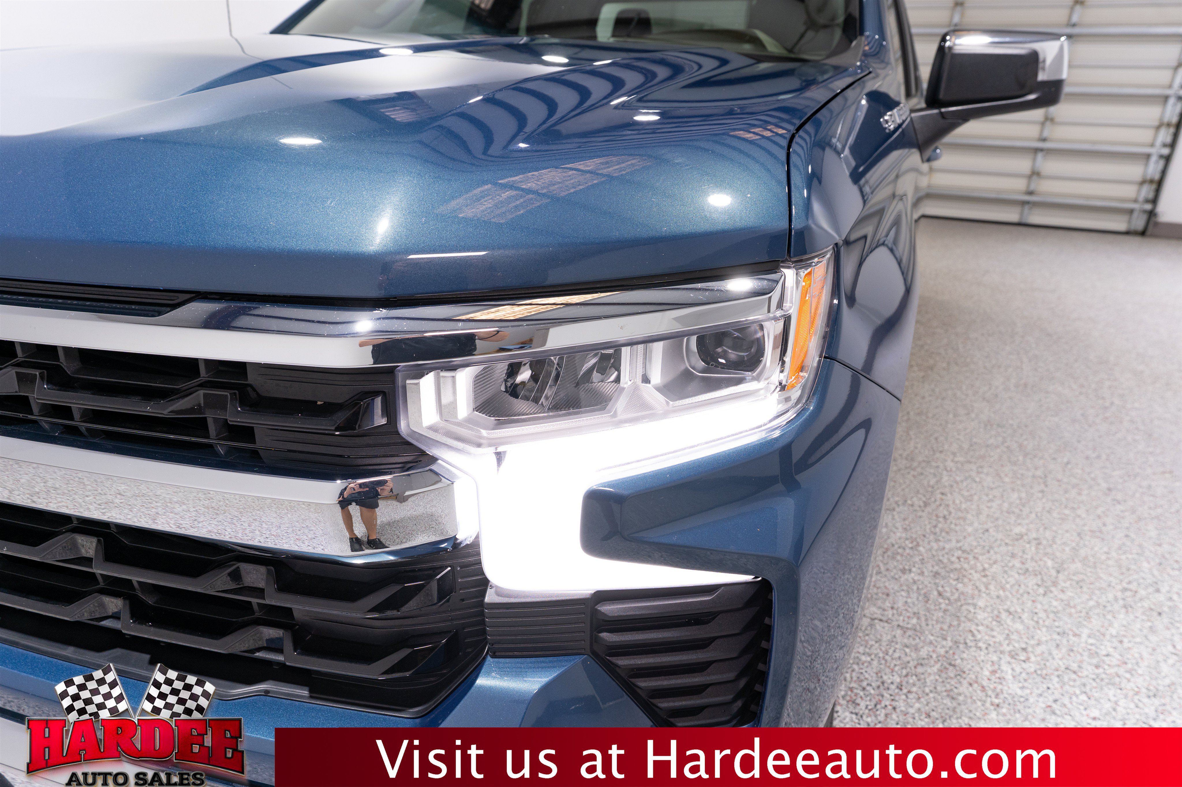 Used 2024 Chevrolet Silverado 1500 LT RWD image 8
