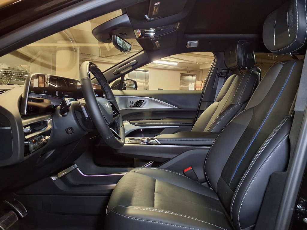 New 2027 Cadillac Lyriq Premium Luxury RWD image 15