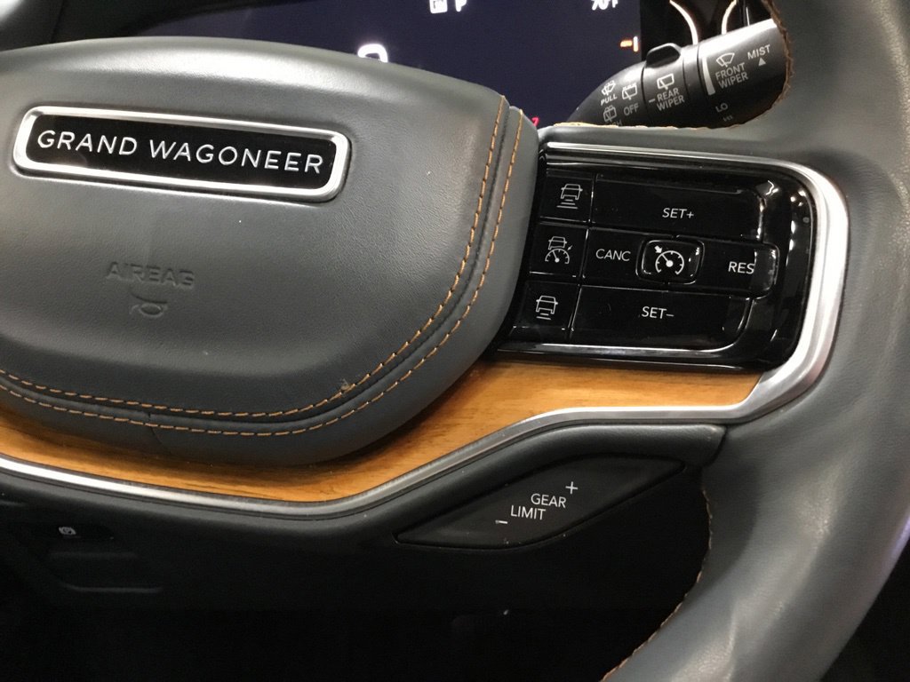 Used 2022 Jeep Grand Wagoneer Series II AWD/4WD image 46