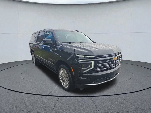 Used 2025 Chevrolet Suburban High Country image 7